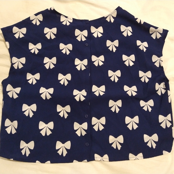 NWOT Blue Top with White Bows - Picture 4 of 5